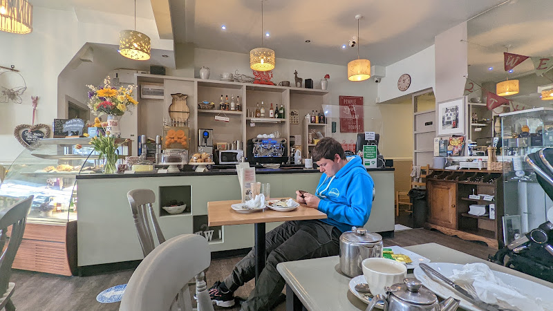 2 The Square — Conwy