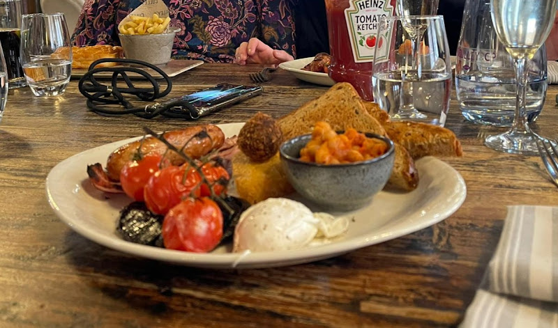 Aura Brasserie & Bar