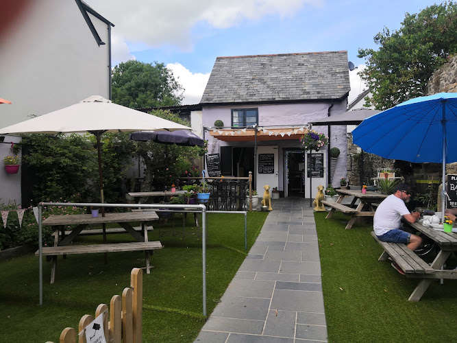 Baskervilles Ice Cream Parlour & Coffee Shop