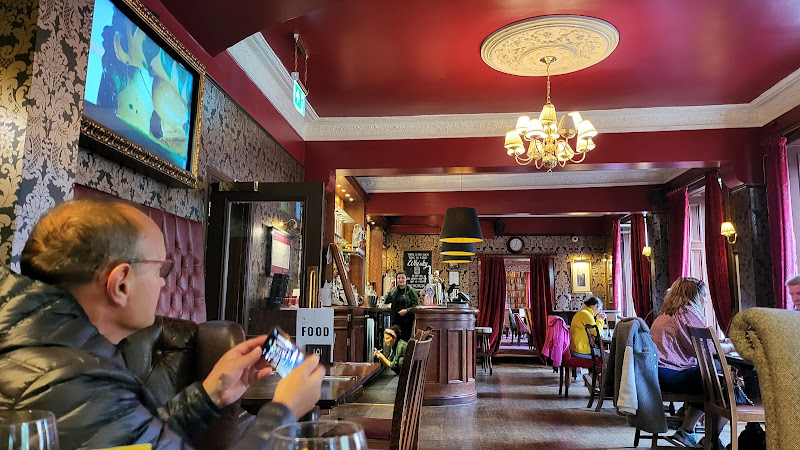 Beehive Inn — Edinburgh