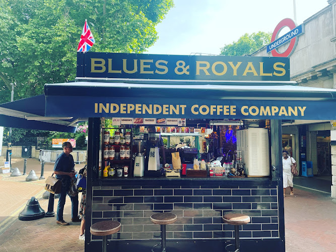 Blues & Royals | Artisan Coffee and Fresh Juices