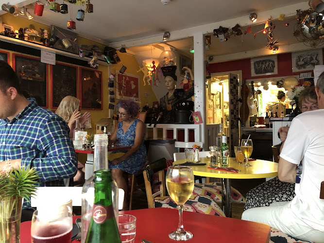Bom-Bane's — Brighton
