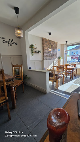 Breakfast & Brunch Café