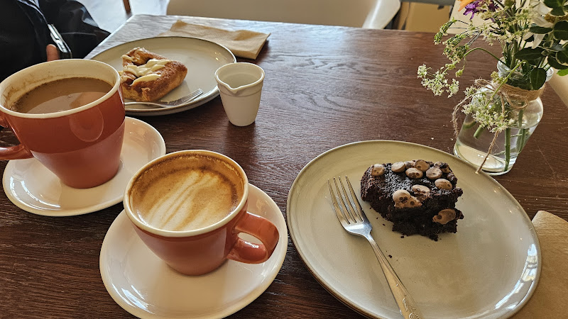 Bright Field Cafe