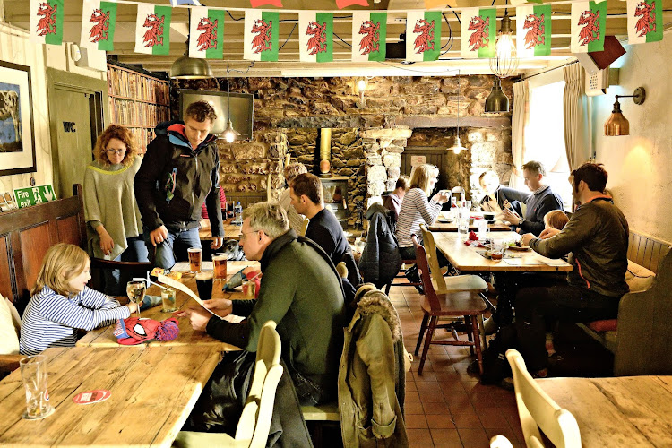 Britannia Inn — Swansea