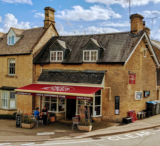 Cafe de la Post — Chipping Norton
