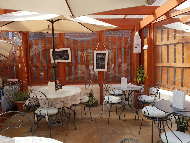 Cafe Des Amis