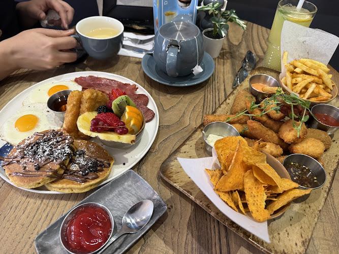 CAFE FORUM — London
