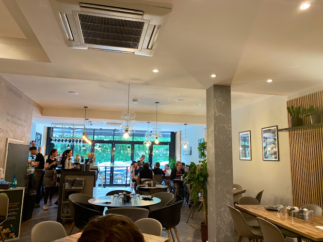 Cafe Lounge