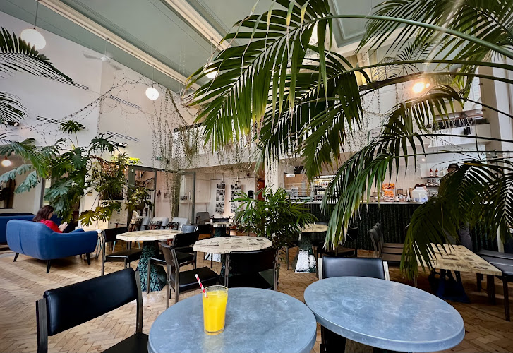 Cafe Lucaya
