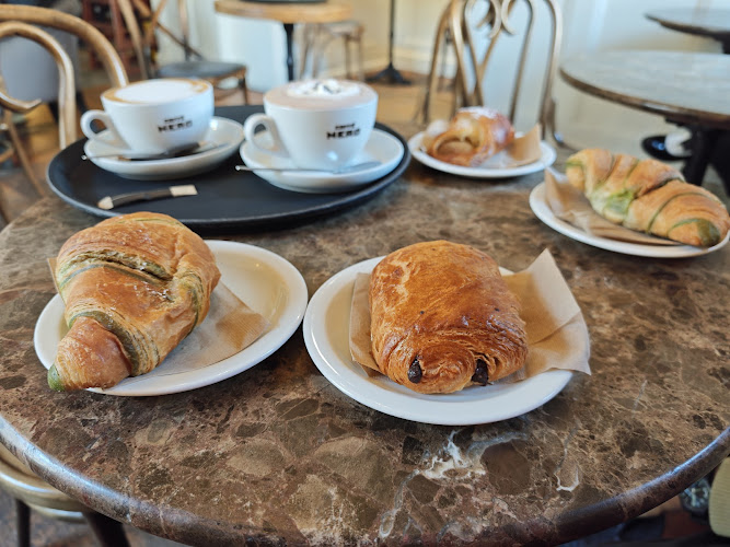 Caffè Nero — Edinburgh
