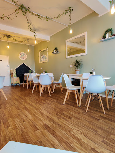 Café 81 Lounge