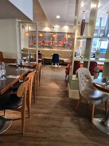 Carluccio's — Leamington Spa