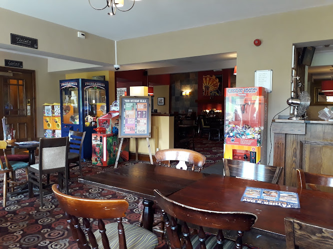 Cat & Fiddle