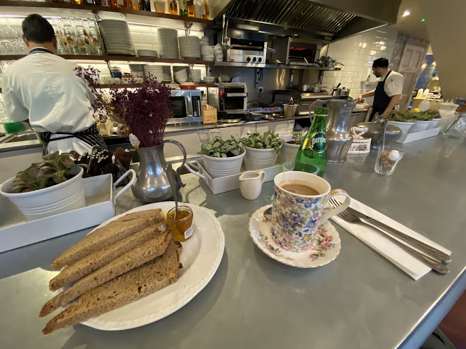 Chez Antoinette Victoria