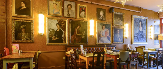 Cinco Lounge