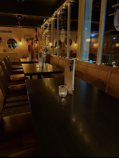 Clubhouse Bar & Restaurant