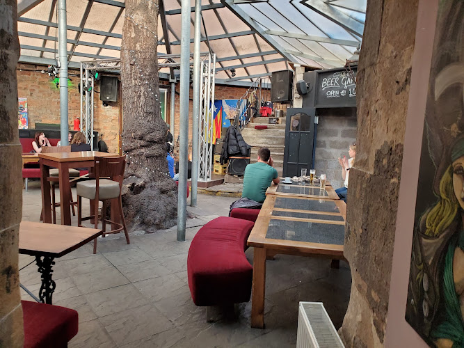 Clutha & Victoria Bar