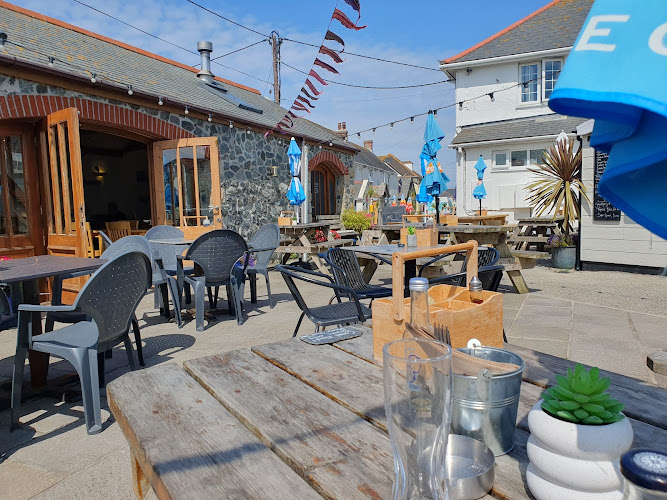 Coast Coffee Bar & Bistro