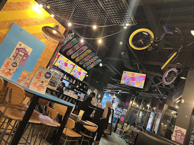Creams Cafe