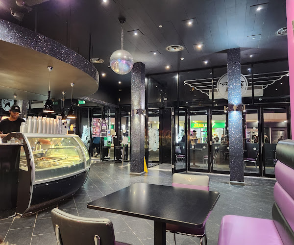 Creams Cafe Reading — Reading