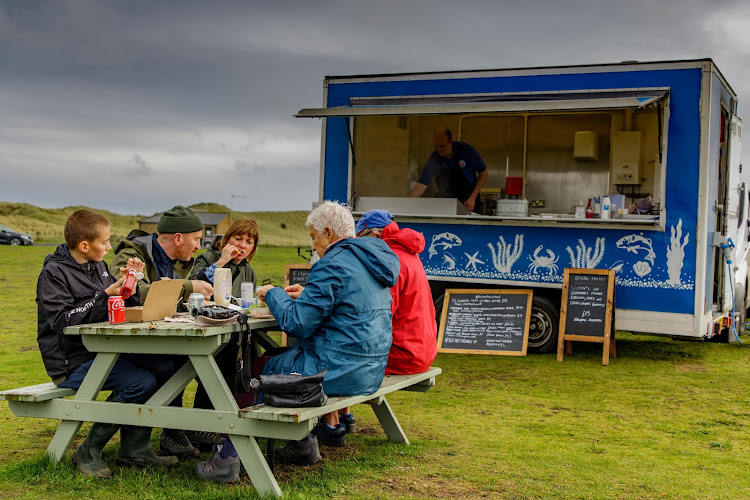 Creel & Reel Seafood Trailer