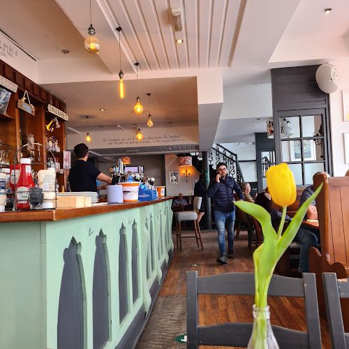 Crown & Anchor