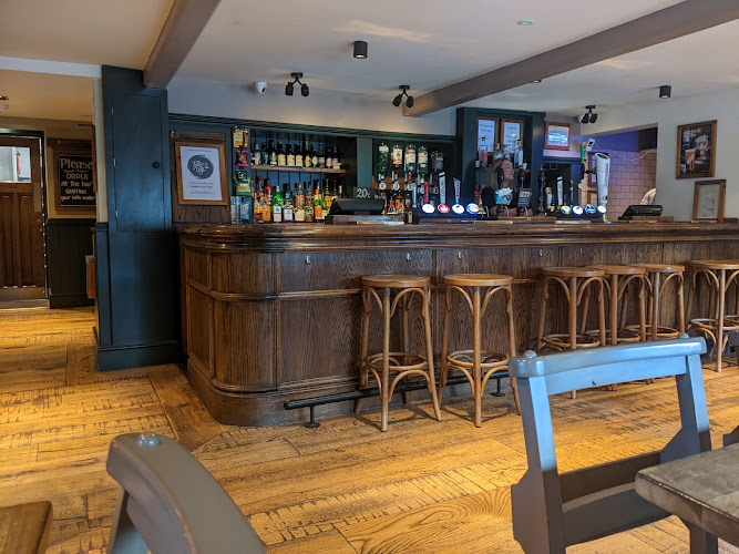 Crown & Cushion Inn