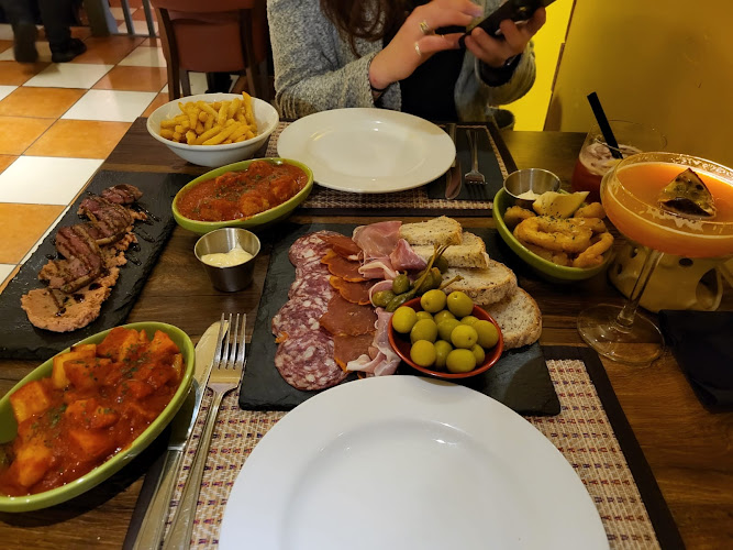 Del Mundos (Swindon)