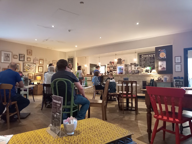 Diversitea Café.