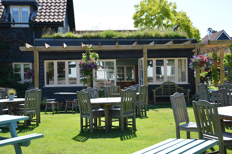 Dolphin Inn