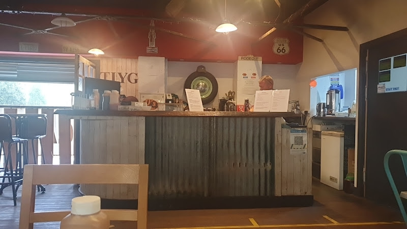 D's Diner & TIYG self service workshop