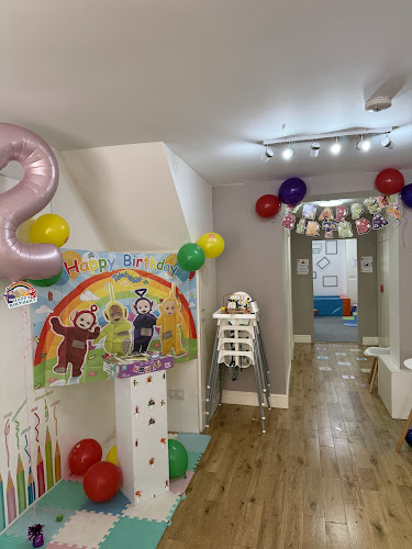 Elian's Corner — Holloway