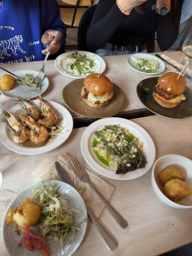 Elnecot — Manchester