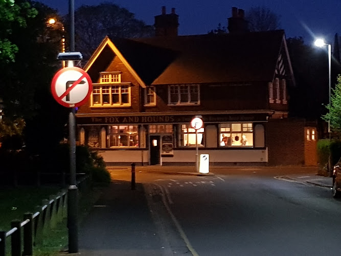 Fox and Hounds — Reading