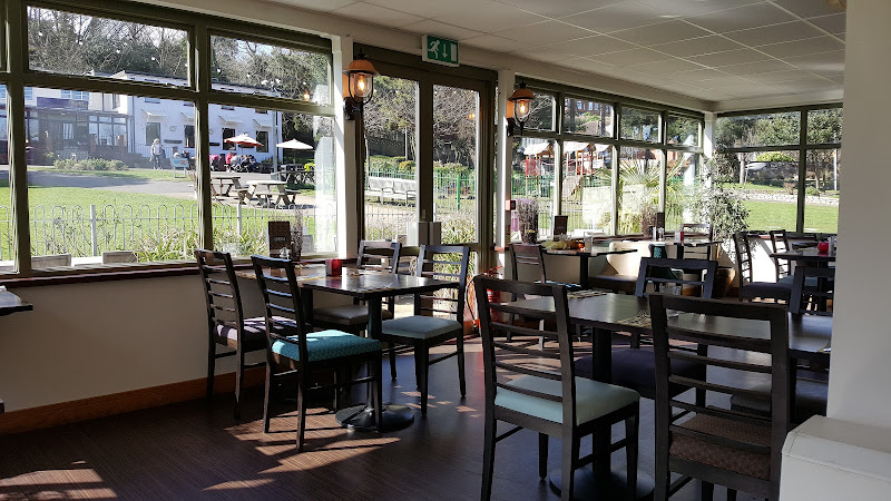 Giardino Bar and Grill