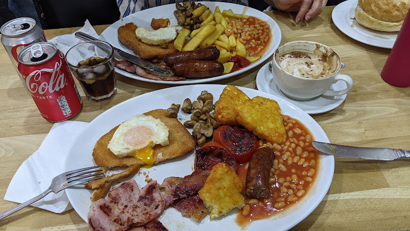 Giggling Sausage Cafe