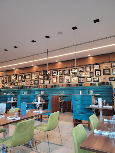 Gino D'Acampo Manchester — Innside