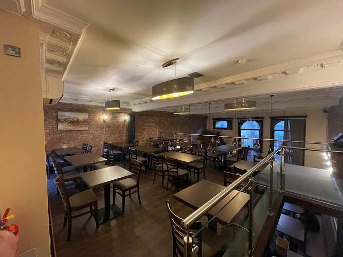 Gusto Divino — Warminster