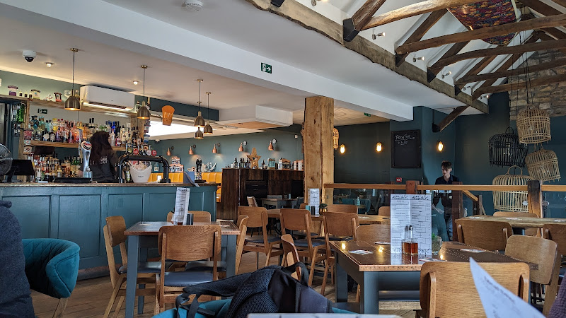 HARBWR Bar & Kitchen