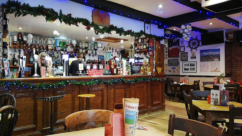 Harbwr Brewery Tap & Kitchen — Tenby