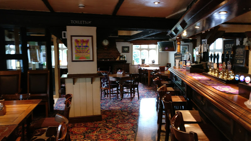 Hare & Hounds — Esher