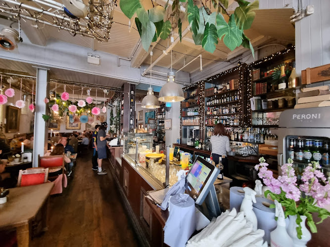 Harlem Cafe