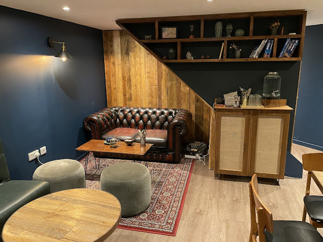 Hata — Edinburgh