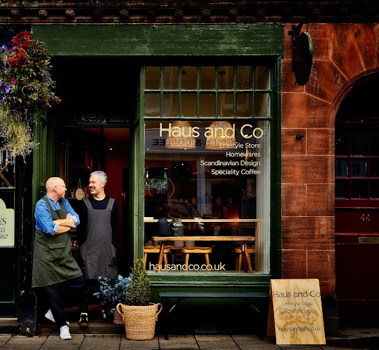 Haus and Co