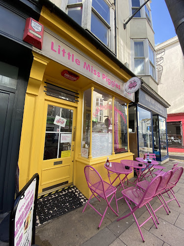 Herve's Cafe — Brighton