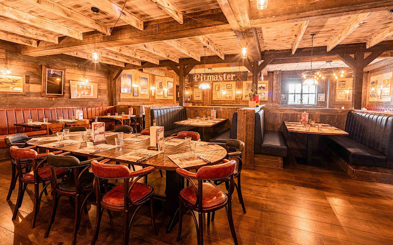 Hickory's Smokehouse Lincoln — Lincoln