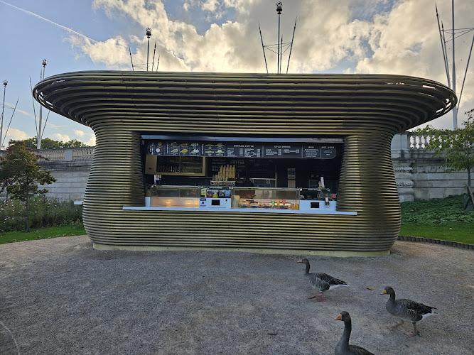 Horse Shoe Bend kiosk — London