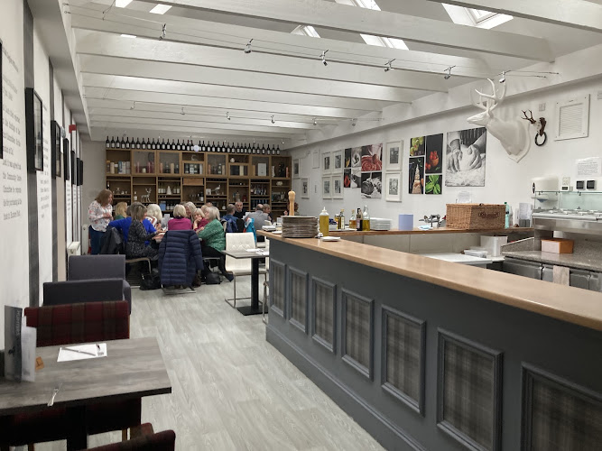 Hunters Stables Bar & Bistro — Melrose
