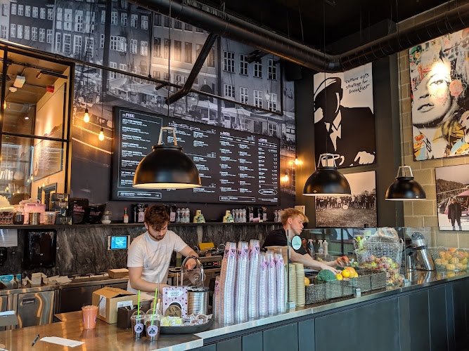 JOE & THE JUICE — London